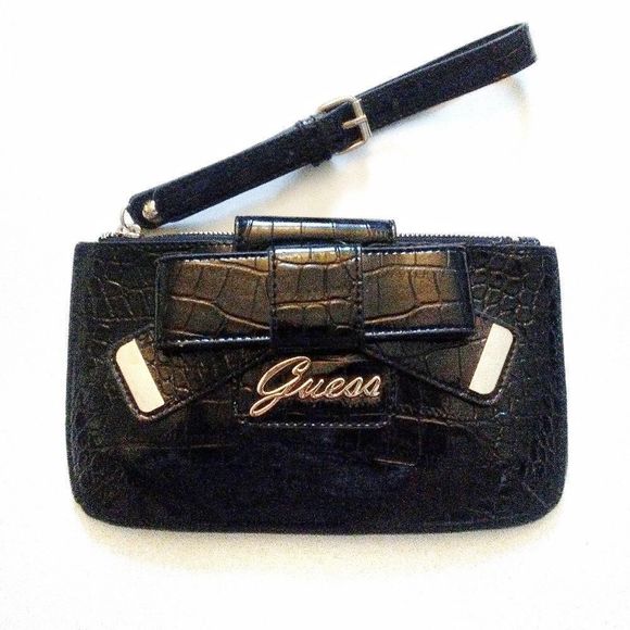 Guess Wristlet Wallet - Picture 1 of 7